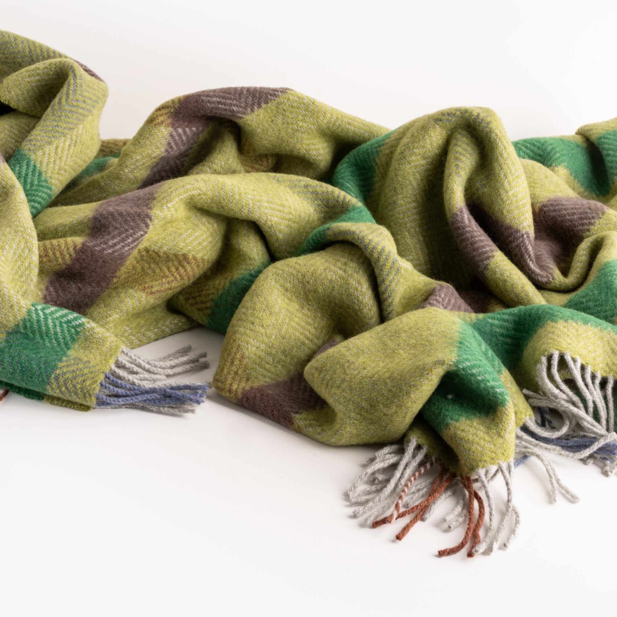 Green and Turf Check Throw