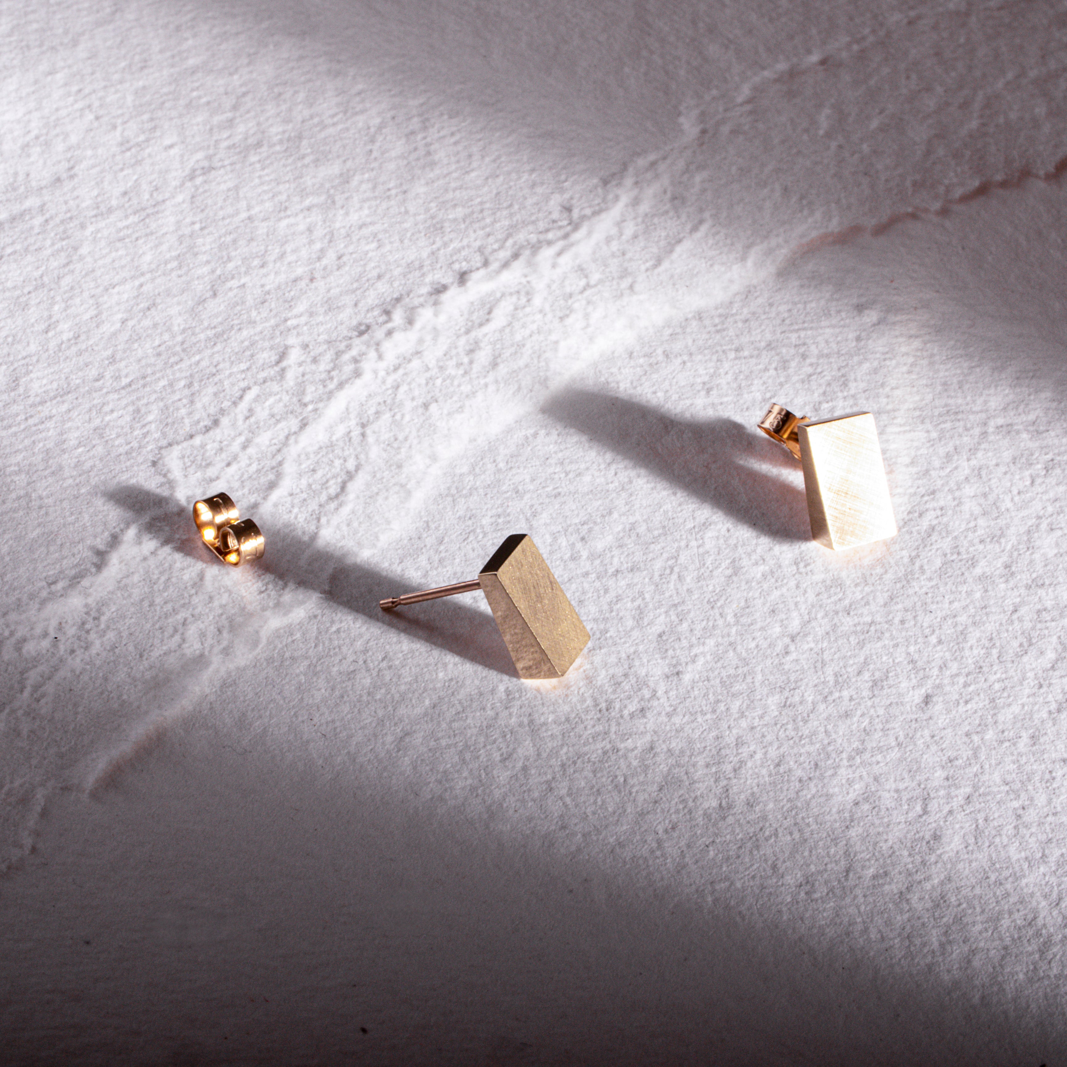 Eilis Stud earrings