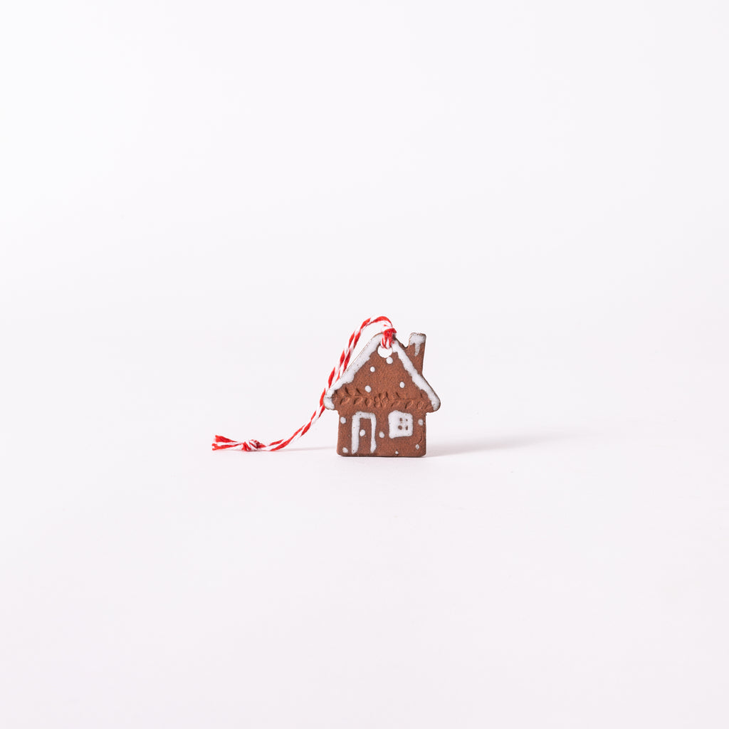Hanging Gingerbread house data-zoom=